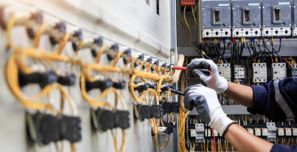 Professional Electrician technician working in East Newark, NJ